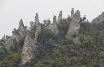 PRIČA IZ BUGOJNA KOJA `LEDI KRV U ŽILAMA`: U kamenu se lijepo mogu raspoznati ljudski likovi…