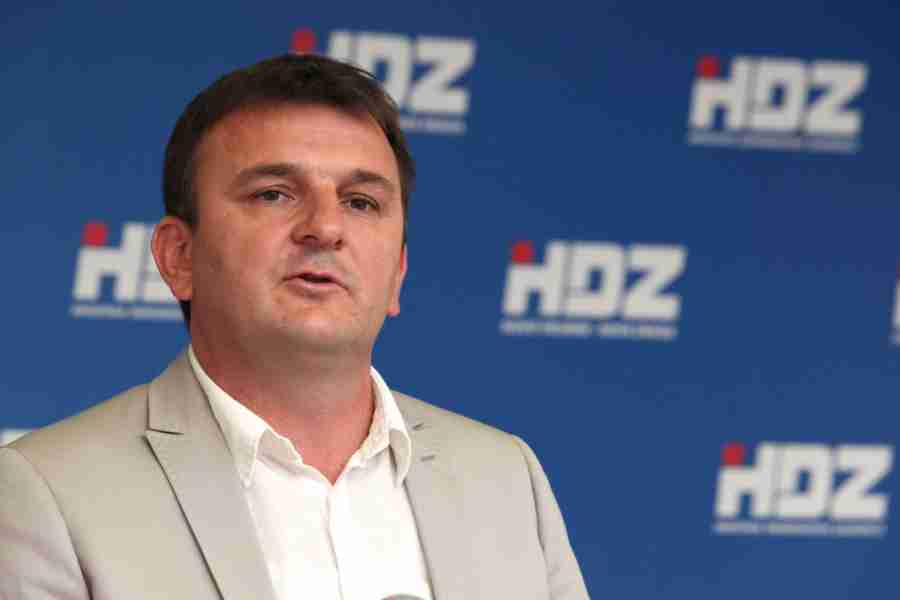 „RS JE NASTALA NA PROGONU BOŠNJAKA I HRVATA“: HDZ-ovac Petar Škorić stao u zaštitu biskupa Komarice