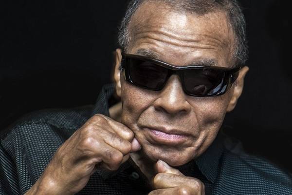 Uprkos bolesti nazire se smiješak: Ovo su posljednje fotografije legendarnog Muhammada Alija (FOTO)