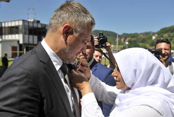 NAKON DŽENAZE SVE OTKRIVENO: Pogledajte kako je Čeda Jovanović u Srebrenici potresao sve svojim…