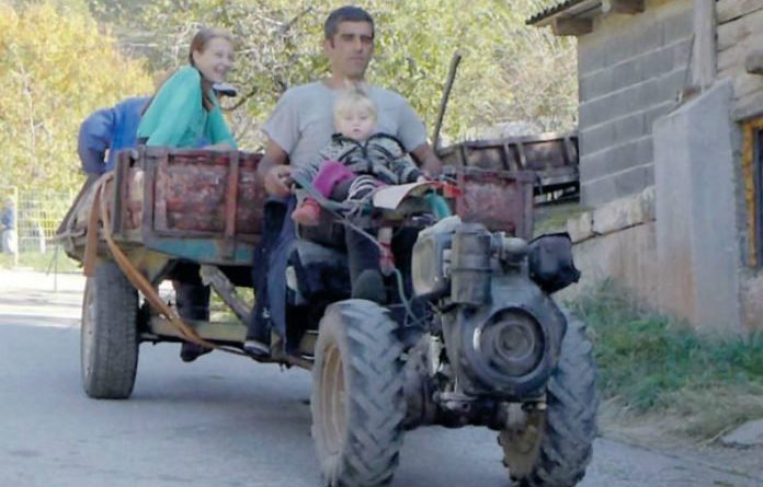 Dobar smo mi narod: Vahid sve muškarce iz sela odveo u Sloveniju da zarade koru hljeba