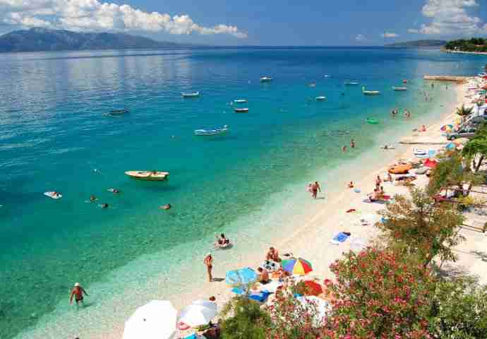 IZDATO UPOZORENJE, NI SLUČAJNO SE NEMOJTE KUPATI NA OVIM PLAŽAMA U HRVATSKOJ: U vodi se nalazi opasna bakterija! (FOTO)