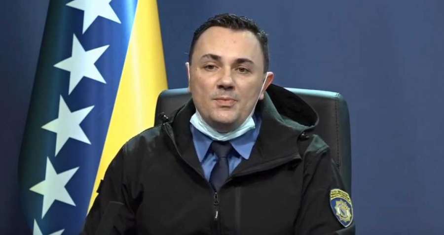 POVEĆAN ULAZAK GRAĐANA U BiH NAKON UKIDANJA MJERA KARANTINA: Ajdinović tvrdi da će sve koji dođu na granicu, pored policajaca, kontrolirati i…