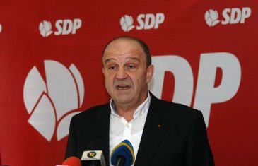 “OVDJE NIJE BIO GRAĐANSKI RAT”: Enver Bijedić oštro reagovao na stav SDP-a da je zahvaljujući politici mržnje pobjeda nacionalnih stranaka ODVELA BiH U RAT