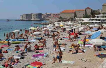 HRVATSKA OTVARA TURISTIČKU SEZONU, POZVALA GOSTE IZ SEDAM ZEMALJA: Ali državljani BiH još ne mogu na Jadran…